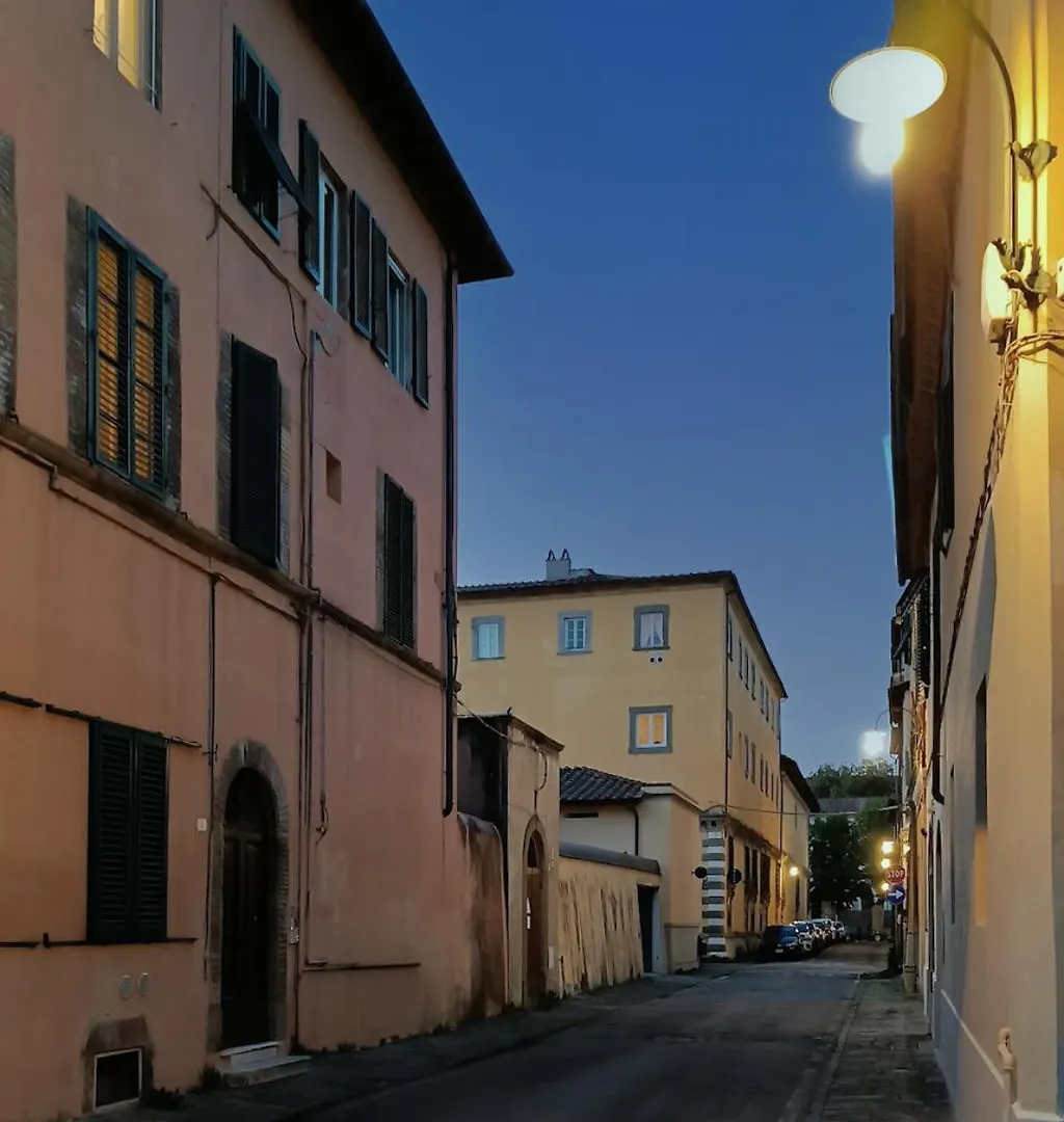 L'Assiolo, Centro Storico - Fronte Mura Lucca 0*,